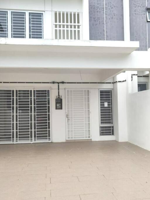 Safiyya Homestay Kluang Dış mekan fotoğraf