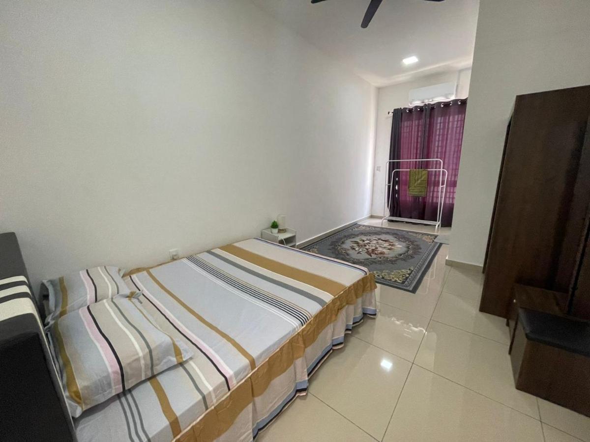 Safiyya Homestay Kluang Dış mekan fotoğraf