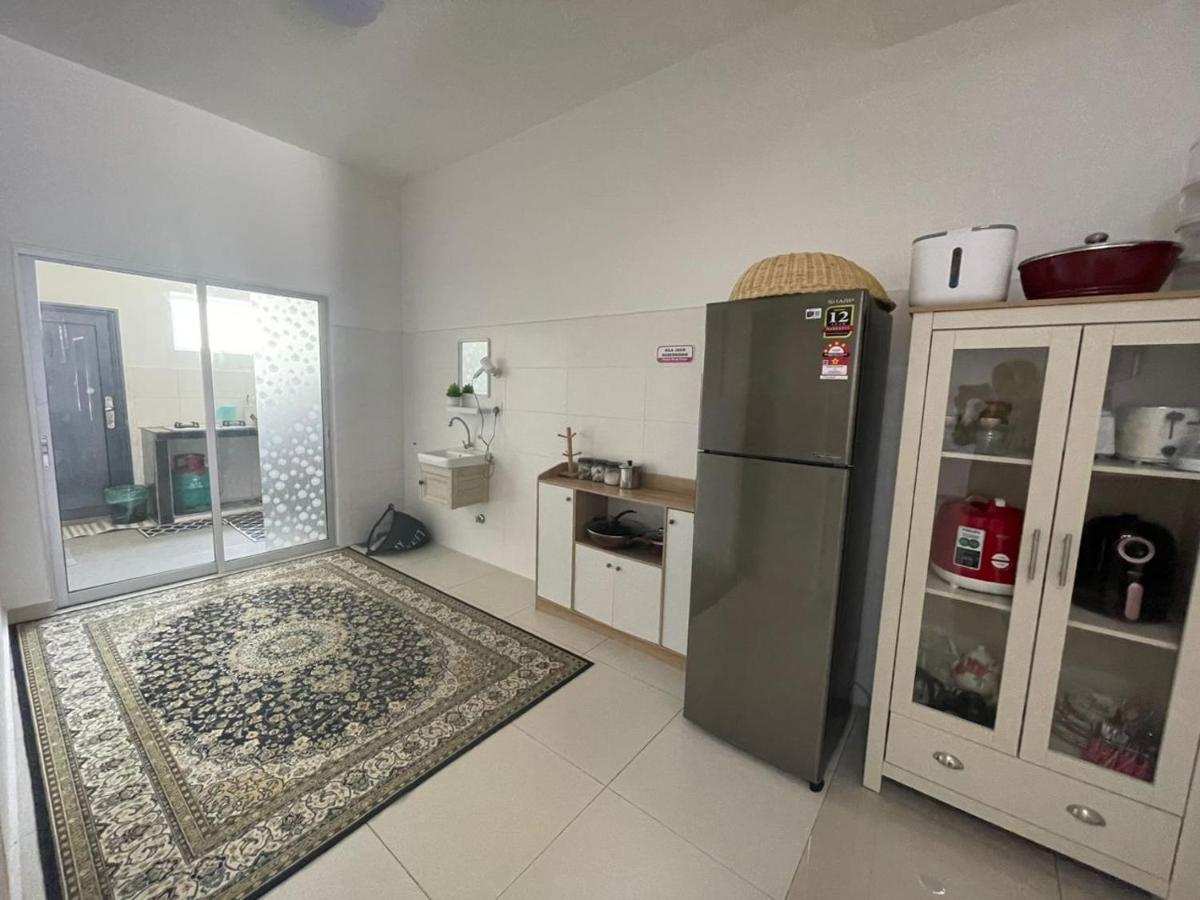 Safiyya Homestay Kluang Dış mekan fotoğraf